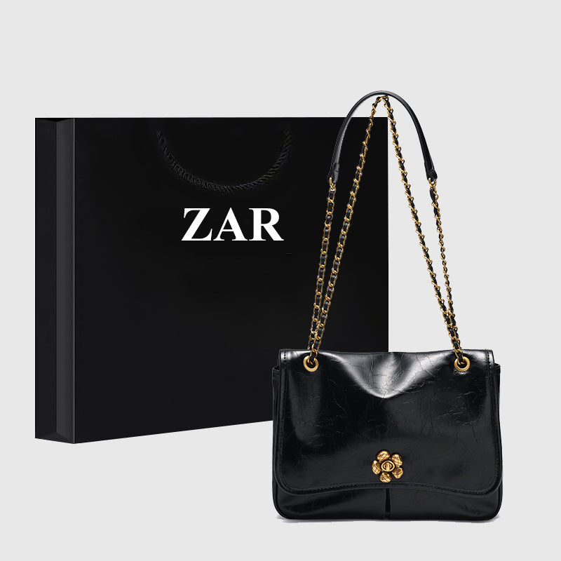 Elegant Chain Large Capacity Commuter Underarm Tote Bags