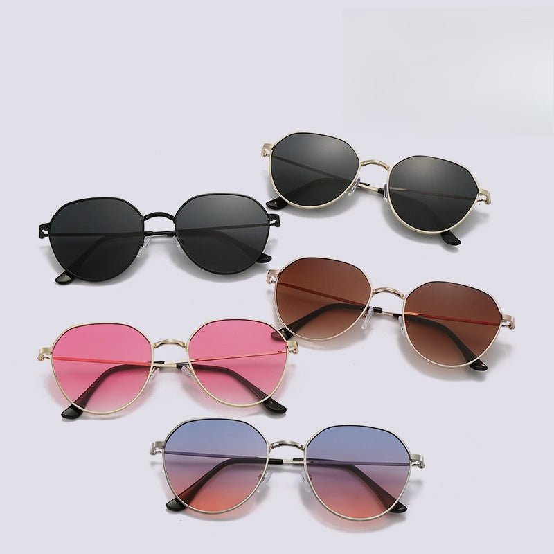 Elegant Retro Sunglasses for Women Classic with Gradient Lenses (MAC264)