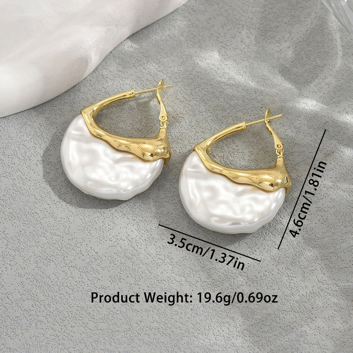 Sculpted Pearl Drop Hoop Earrings (MAC415)
