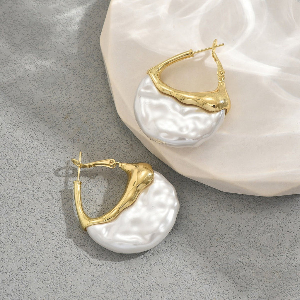 Sculpted Pearl Drop Hoop Earrings (MAC415)